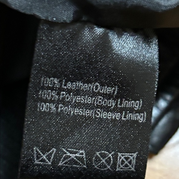 Y2K Black butter soft leather jacket, fitted,epaulette,moto,timeless,PTP 17” S/M - Picture 7 of 10